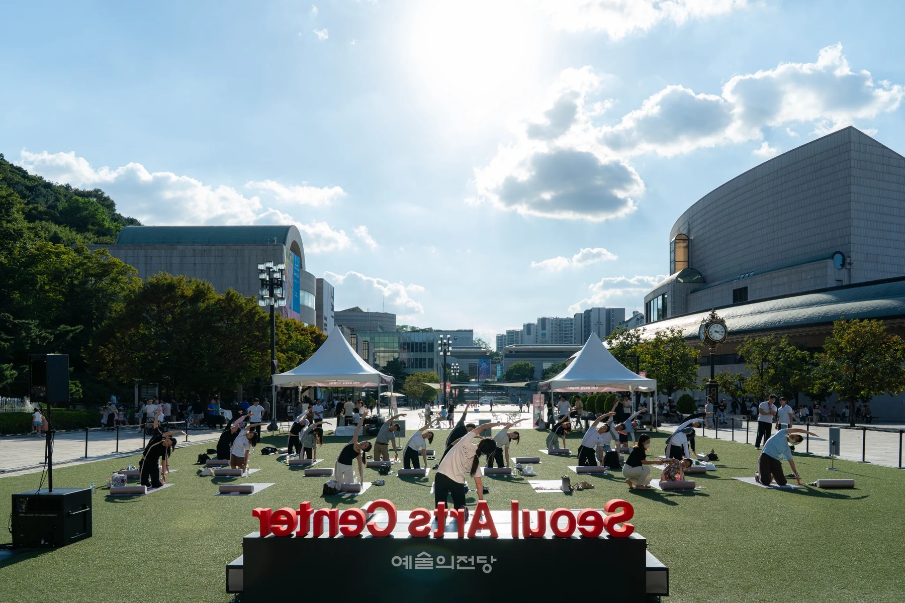 예술의전당 야외 광장에서 함께한 모브플렉스 웰니스 에피소드 클래스